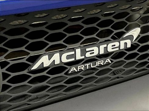 Used 2023 McLaren Artura RWD image 31