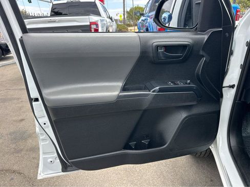 Used 2021 Toyota Tacoma SR RWD image 15