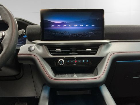 Certified 2025 Ford Explorer ST image 11