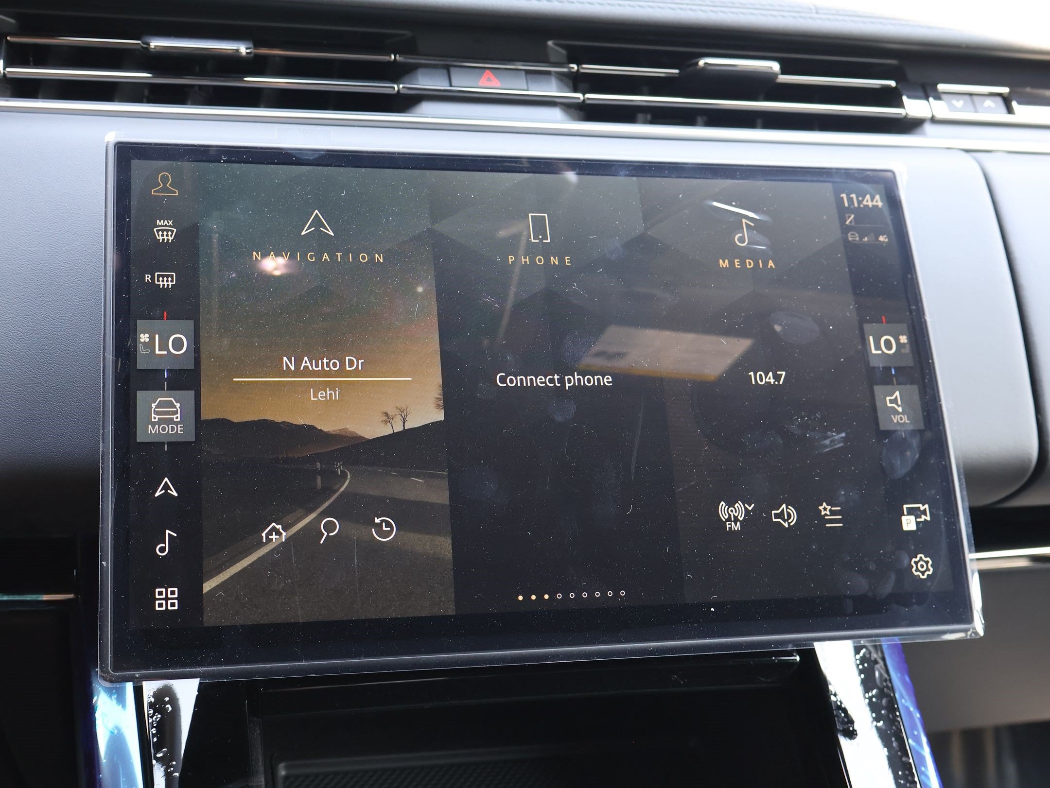 New 2026 Land Rover Range Rover Sport Dynamic SE AWD/4WD image 16