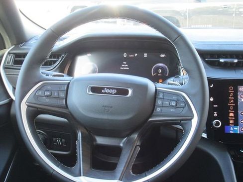 New 2026 Jeep Grand Cherokee Limited RWD image 16