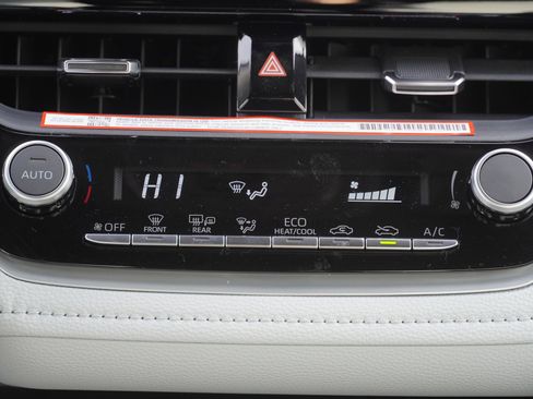 New 2026 Toyota Corolla SE image 31