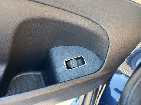 Used 2022 Mercedes-Benz GLE 350 4MATIC image 17