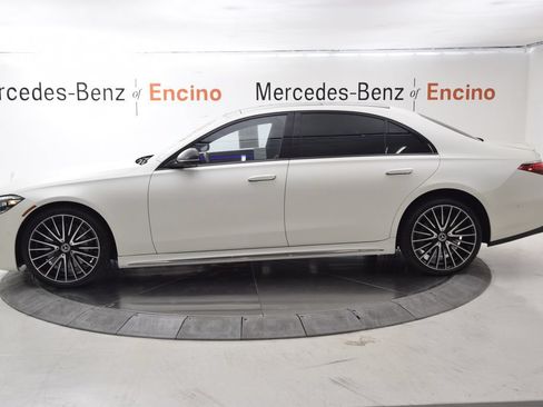 Used 2023 Mercedes-Benz S 580 4MATIC Sedan image 3