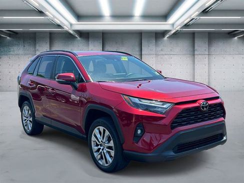 Used 2022 Toyota RAV4 XLE Premium FWD image 32