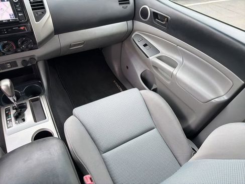 Used 2014 Toyota Tacoma PreRunner image 26