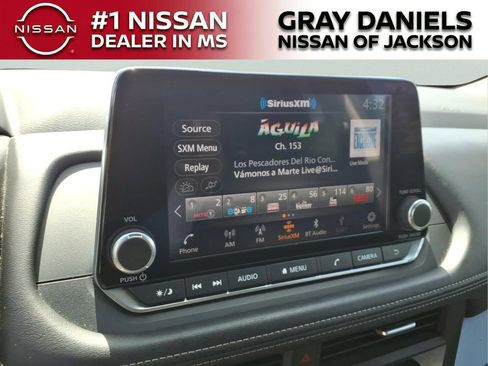 Used 2024 Nissan Rogue SV AWD/4WD image 17