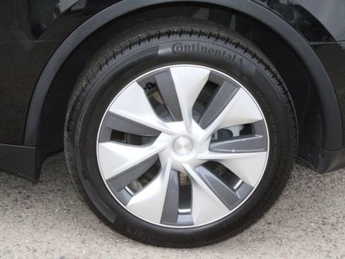 Used 2023 Tesla Model Y Long Range AWD/4WD image 7