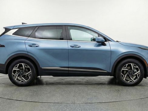 Used 2025 Kia Sportage LX image 11