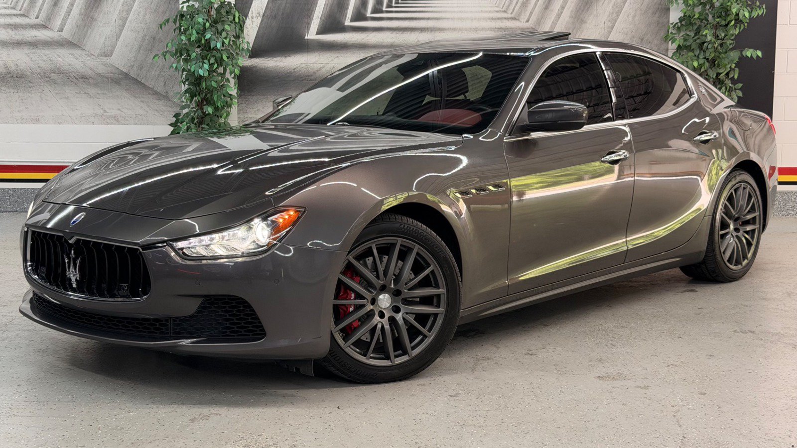 Used 2017 Maserati Ghibli S Q4 AWD/4WD image 3