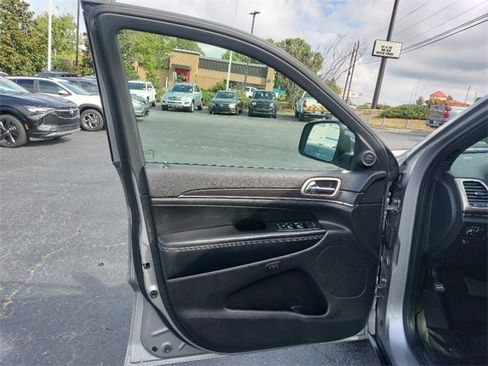 Used 2017 Jeep Grand Cherokee Limited image 40