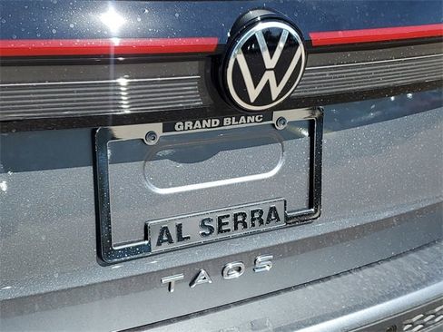 New 2025 Volkswagen Taos SE image 8