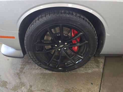 Used 2020 Dodge Challenger R/T Scat Pack w/ Dynamics Package image 21