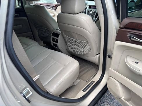 Used 2011 Cadillac SRX Luxury FWD image 12
