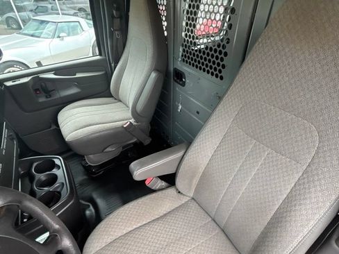 Used 2014 GMC Savana 2500 RWD image 14