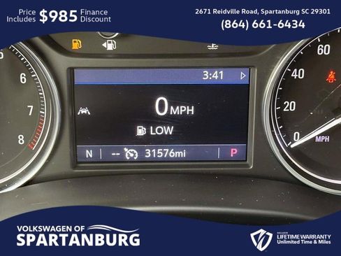 Used 2024 Buick Enclave Essence image 9