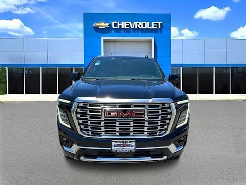 Used 2025 GMC Yukon XL Denali AWD/4WD image 8
