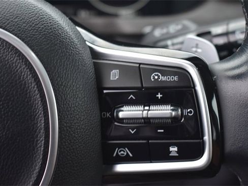 Certified 2022 Kia Sorento SX Prestige w/ Rust Color Package image 37