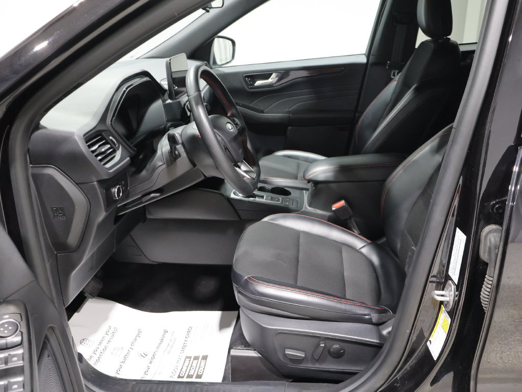 Used 2025 Ford Escape ST-Line AWD/4WD image 10
