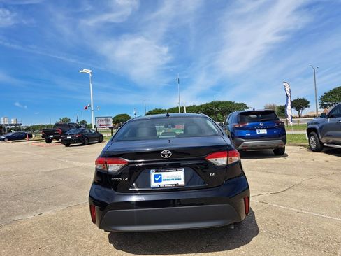 Used 2024 Toyota Corolla LE image 6