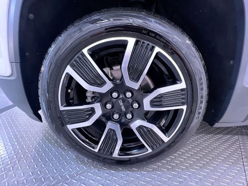 Used 2021 GMC Acadia SLT w/ Elevation Edition AWD/4WD image 10