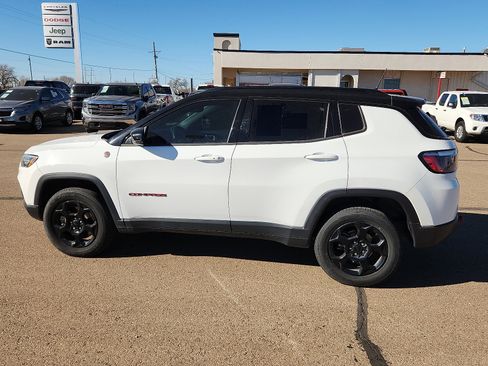 Used 2023 Jeep Compass Trailhawk image 2