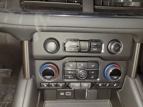 Used 2024 Chevrolet Tahoe High Country w/ Premium Package image 11