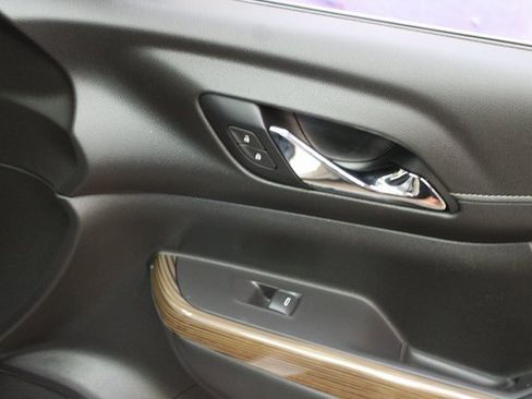 Used 2020 GMC Acadia SLE image 10