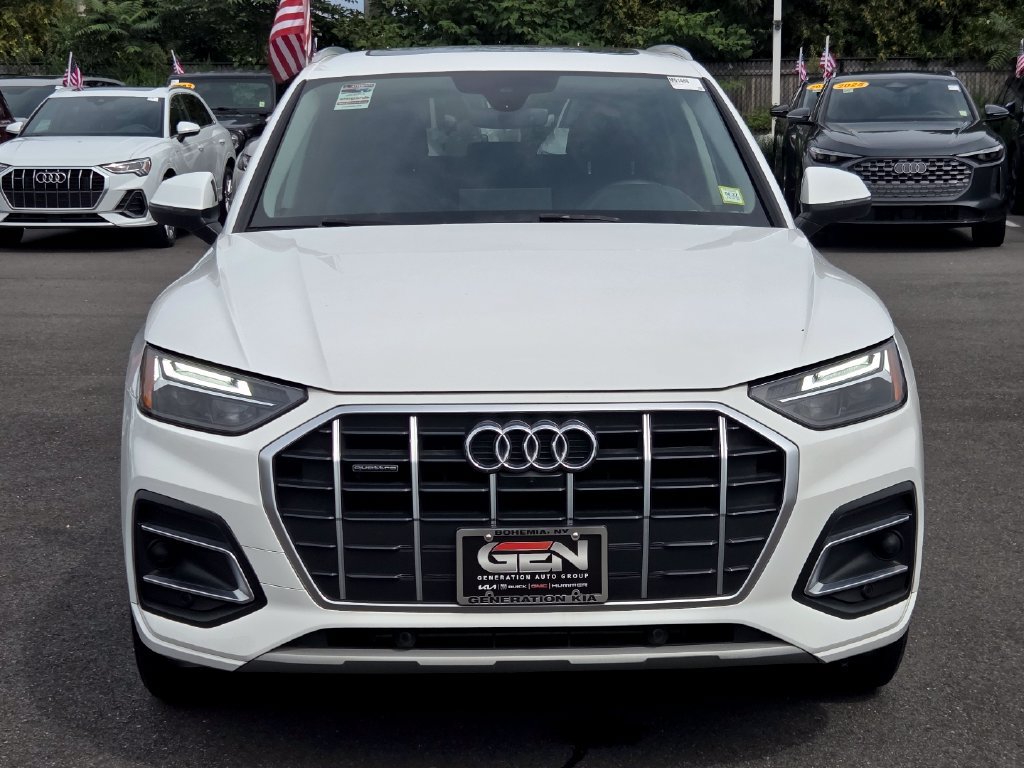Used 2023 Audi Q5 2.0T Premium Plus w/ Premium Plus Package AWD/4WD image 2