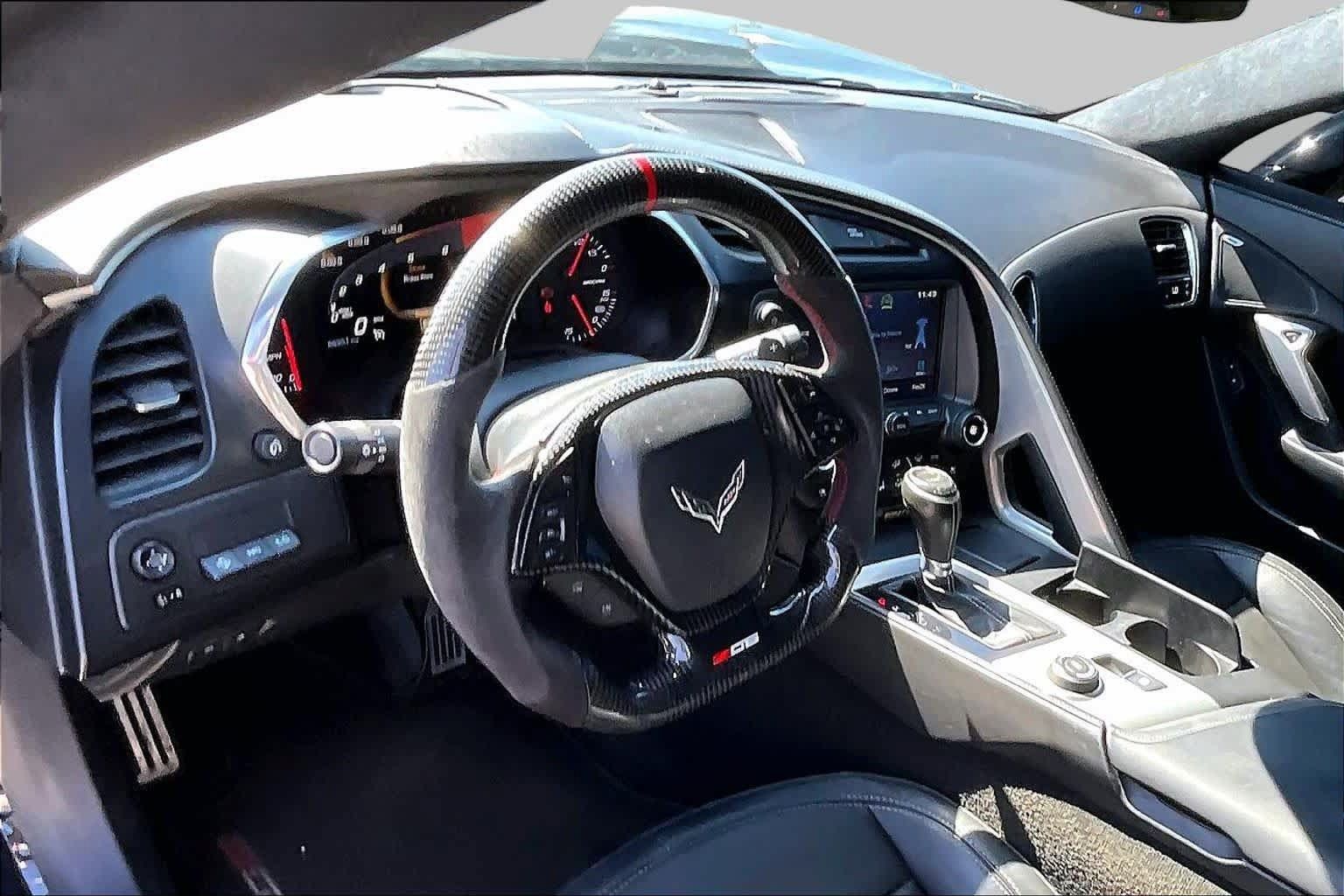 Used 2015 Chevrolet Corvette Z06 w/ 3LZ Preferred Equipment Group RWD image 13