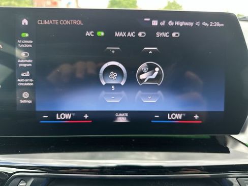 Used 2023 BMW X1 xDrive28i AWD/4WD image 19