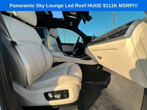 Used 2021 BMW X7 M50i w/ Dynamic Handling Package image 41