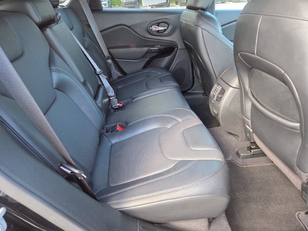 Used 2023 Jeep Cherokee Altitude Lux AWD/4WD image 18