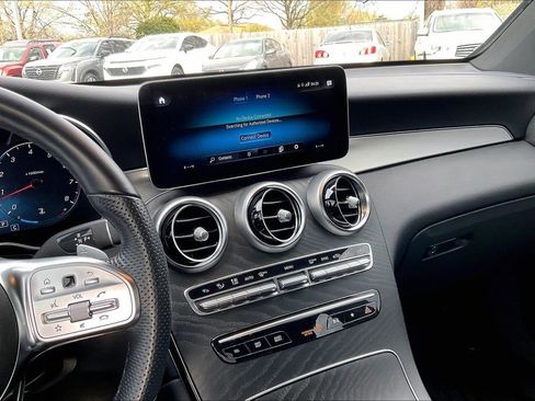 Used 2022 Mercedes-Benz GLC 300 image 9