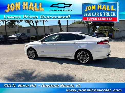 Used 2017 Ford Fusion Titanium FWD image 6