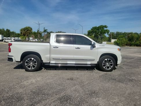 Used 2024 Chevrolet Silverado 1500 High Country w/ Technology Package AWD/4WD image 4
