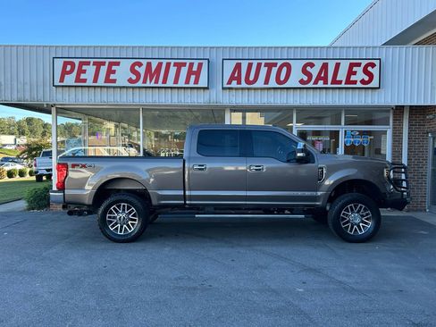 Used 2019 Ford F250 XLT w/ XLT Premium Package image 2
