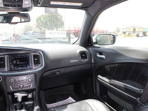 Used 2018 Dodge Charger R/T w/ Plus Group image 29