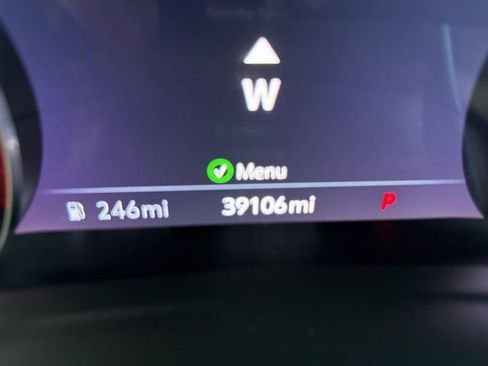 Used 2023 Buick Envision Essence image 4