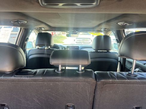 Used 2023 Hyundai Santa Fe Calligraphy image 10