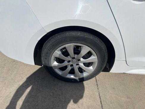 Used 2024 Toyota Corolla LE FWD image 7