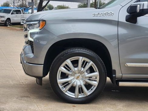 Used 2023 Chevrolet Silverado 1500 High Country w/ High Country Premium Package image 15