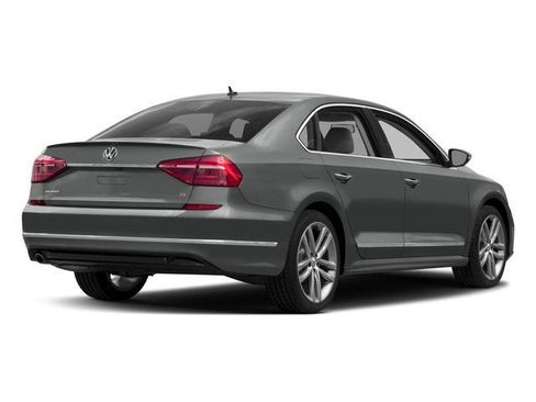 Used 2017 Volkswagen Passat 1.8T R-Line FWD image 2