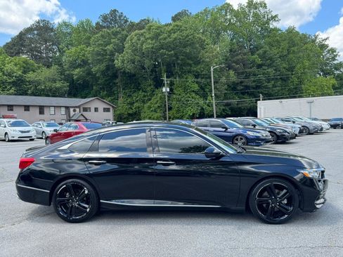Used 2018 Honda Accord Touring image 8
