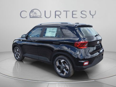 New 2026 Hyundai Venue SEL FWD image 3