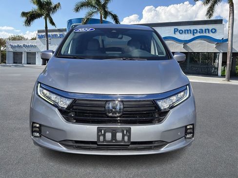 Used 2024 Honda Odyssey Touring image 2