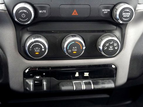 Used 2024 RAM 2500 Big Horn w/ Bed Utility Group image 17