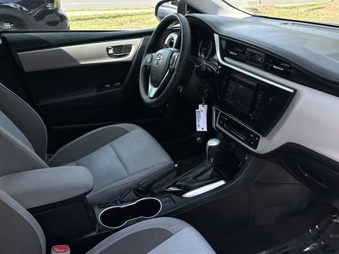 Used 2018 Toyota Corolla LE image 9