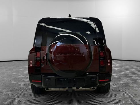 Used 2024 Land Rover Defender 130 X-Dynamic SE AWD/4WD image 3