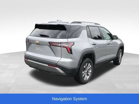 Used 2025 Chevrolet Equinox LT w/ Convenience Package II FWD image 2